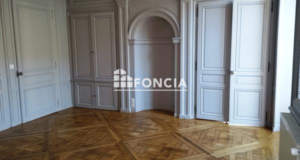 Location Appartement 3 pièces 76.12 m² - Versailles 78000
