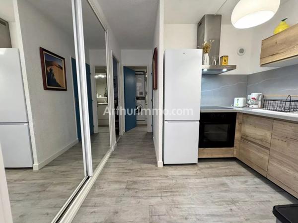 Vente                                                      Appartement
                        
                     3 pièces                      50 m2                     à Sainte-Maxime