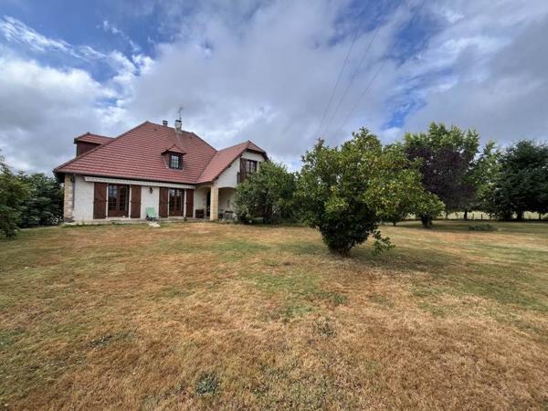 Maison à vendre |  Saint-Clément |  8 pièces | 280 m²