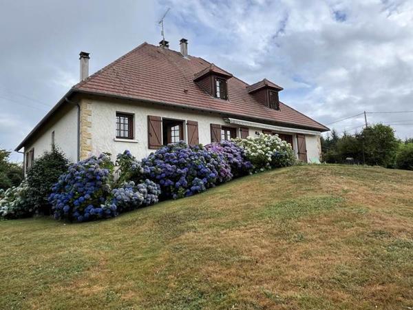 Maison à vendre |  Saint-Clément |  8 pièces | 280 m²