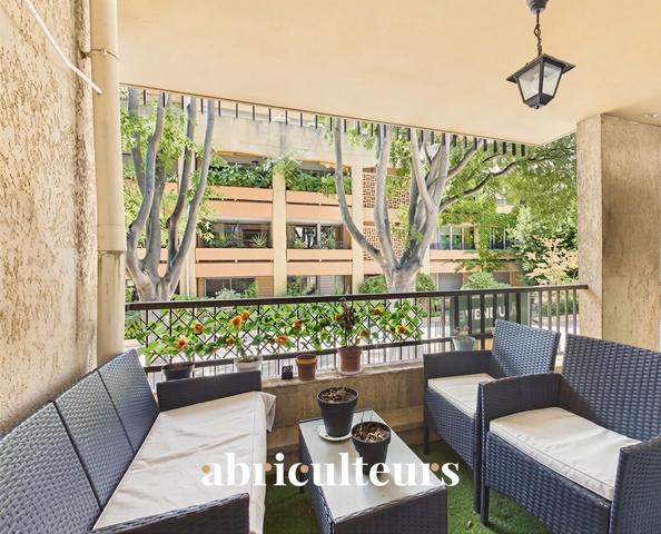 Appartement T3 avec balcon en vente au cœur du centre-ville de Salon-de-Provence (13300)