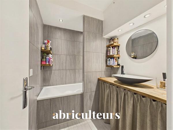 Appartement T3 avec balcon en vente au cœur du centre-ville de Salon-de-Provence (13300)