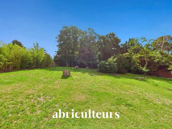 Belle opportunité terrain constructible 1572m2 à Montmorency