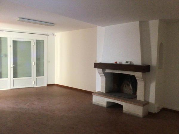 Immeuble de quatre appartements centre Castillonnès.