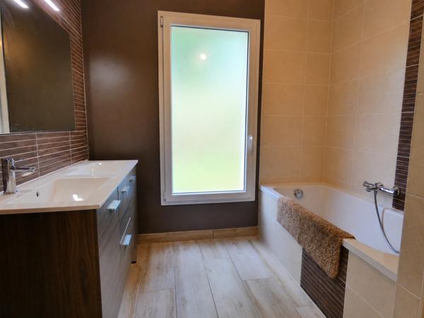 Saint-Victurnien (87420) Grande maison récente – Plain-pied - DPE A/A