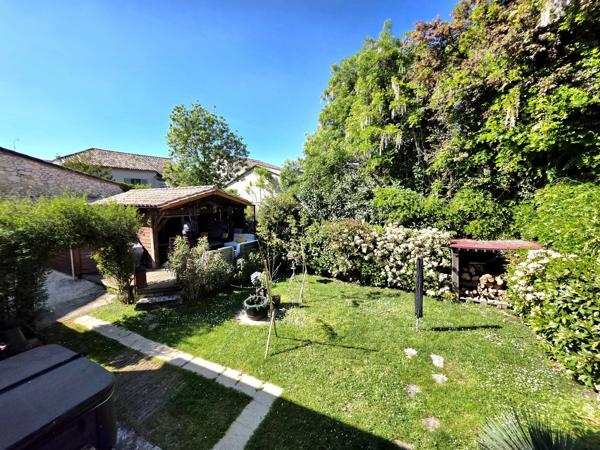 EYMET - Charmante maison de bastide rénovée avec jardin et stationnement