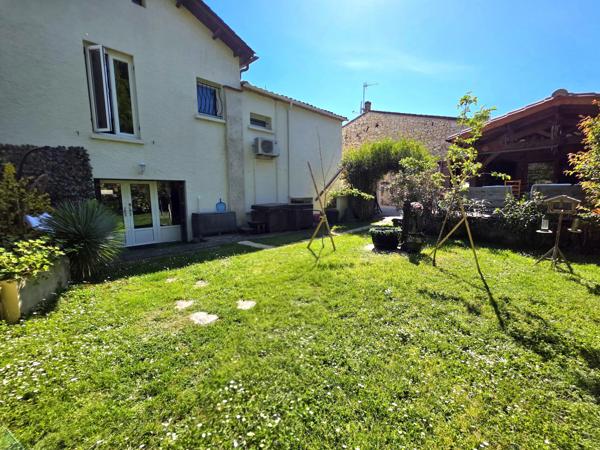 EYMET - Charmante maison de bastide rénovée avec jardin et stationnement