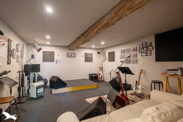 Maison à vendre 379 080 € Matha 4 p 212 m² DPE E