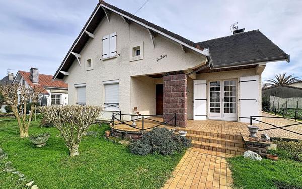Maison à vendre    7 pièces • 182 m2 Pau