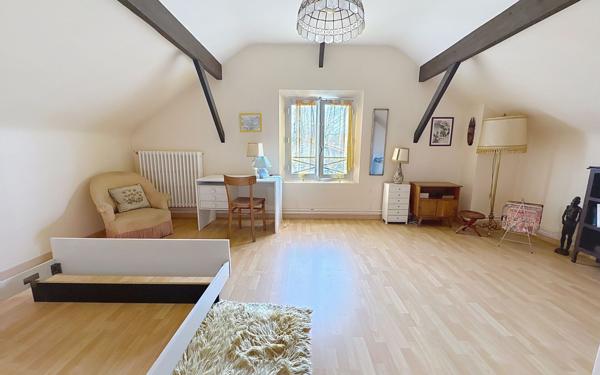 Maison à vendre    7 pièces • 182 m2 Pau