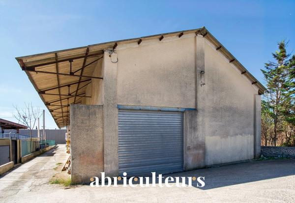 Entrepôt & Bâtiment Commercial zone d’activité dynamique près de l’A8 en vente Le Muy (83490)