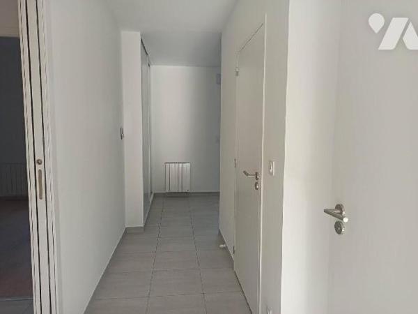[APPARTEMENT A VENDRE - COMBOURG - ILLE & VILAINE 35]
En plein centre de Combourg, proches tout...