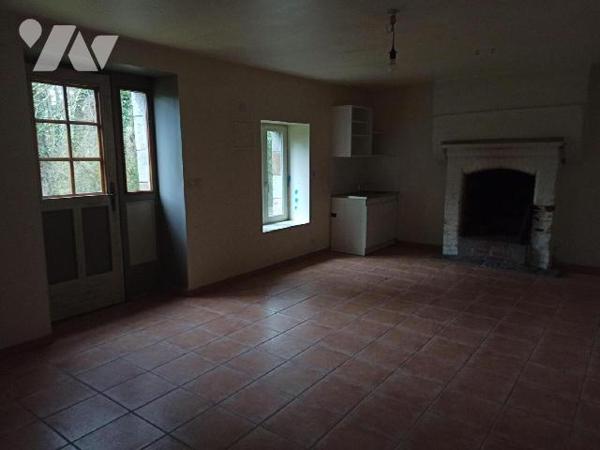 Cadre exceptionnel pour des constructions en pierres qui le sont tout autant.
Potentiel à desti...