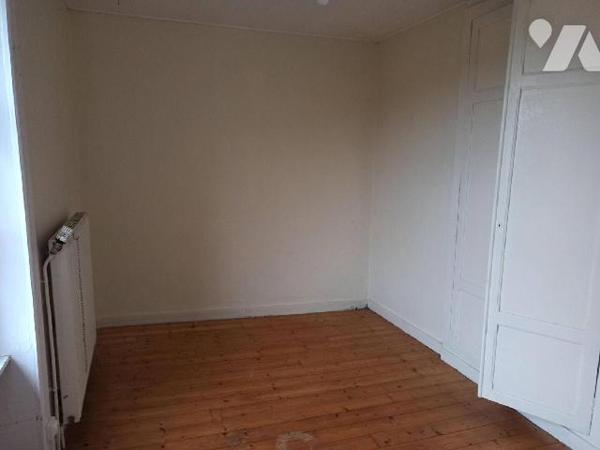 Cadre exceptionnel pour des constructions en pierres qui le sont tout autant.
Potentiel à desti...