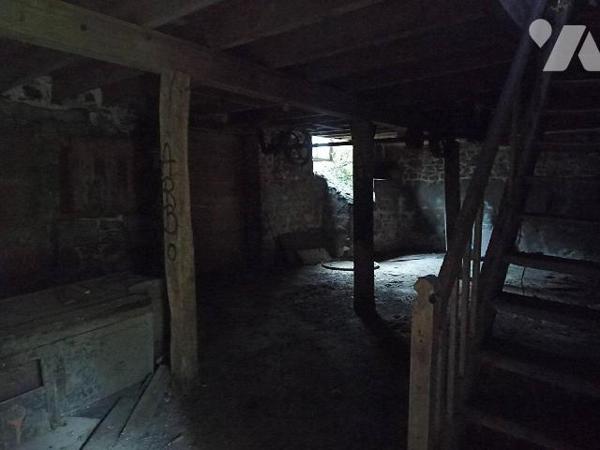 Cadre exceptionnel pour des constructions en pierres qui le sont tout autant.
Potentiel à desti...