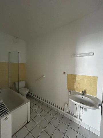Location                                                      Appartement
                        
                     3 pièces                      60 m2                     à Melun