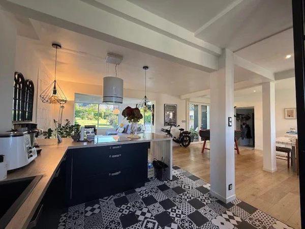 ELEGANTE MAISON RENOVEE,  A 10 MM A PIED DE LA PLAGE