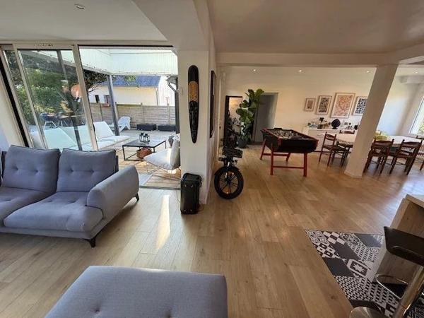 ELEGANTE MAISON RENOVEE,  A 10 MM A PIED DE LA PLAGE