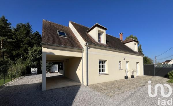 Maison traditionnelle 7 pièces de 140 m² à Verberie (60410)