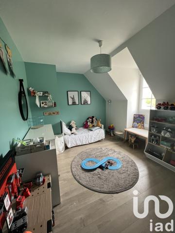 Maison traditionnelle 7 pièces de 140 m² à Verberie (60410)