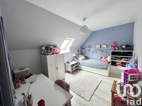 Maison traditionnelle 7 pièces de 140 m² à Verberie (60410)