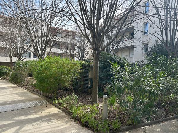 Appartement Montpellier 2 pièce(s) 33 m2, terrasse 10M2 jardin 47m2,