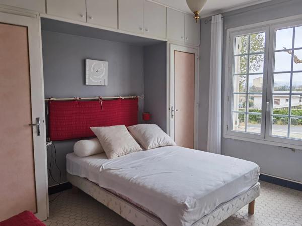 Grande maison familiale avec jardin généreux maison d'amis