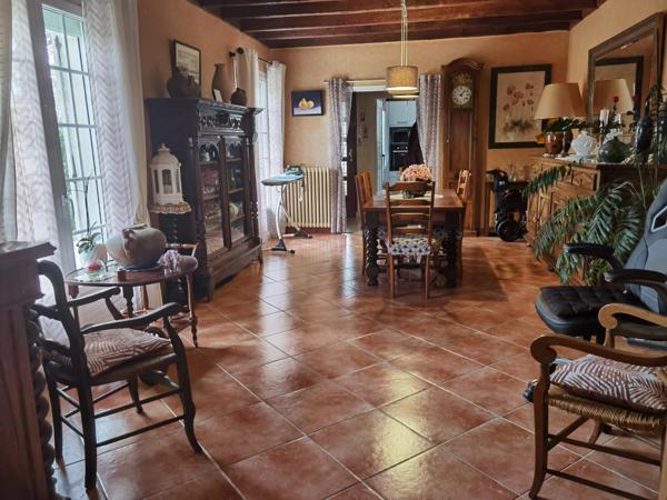 Grande maison familiale avec jardin généreux maison d'amis