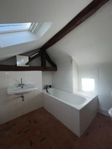 Apparetement- F1- 37m² DONNEMARIE DONTILLY