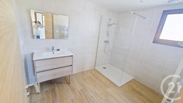 Appartement F4 à vendre  4 pièces - 132 m2 ST LAURENT DU VAR - 06