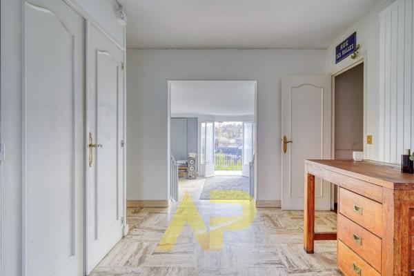 Maison Le Plessis Robinson 6 pièce(s) 182.62 m2 €830 000 ** - Référence 523