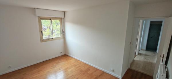 Quartier du Polygone, Cagnes sur Mer, résidence sécurisée, piscine, toutes comodités à pieds, au calme, 3P 65.91m2.