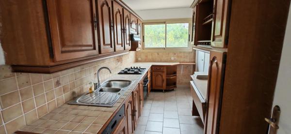 Quartier du Polygone, Cagnes sur Mer, résidence sécurisée, piscine, toutes comodités à pieds, au calme, 3P 65.91m2.