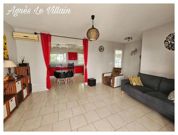 Maison Familiale de Plain-Pied avec Garage