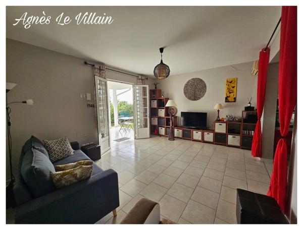 Maison Familiale de Plain-Pied avec Garage