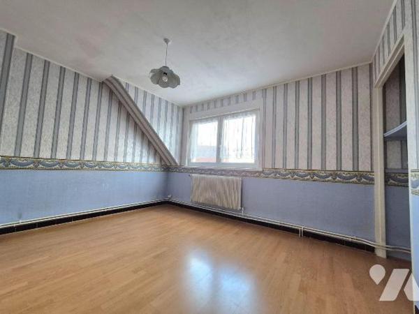 Belle maison de ville individuelle avec la possibilité de vivre en plain pied ! 
Elle se situe...