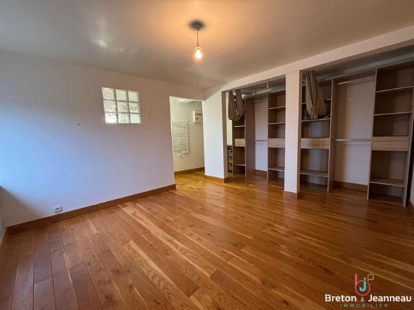 Maison à Quelaines Saint Gault