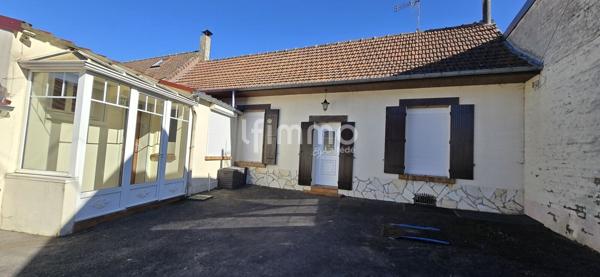 Maison lumineuse avec garage et dépendances