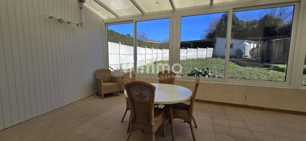 Maison lumineuse avec garage et dépendances