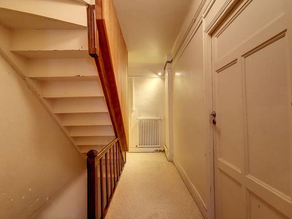 A Montsalvy, spécial investisseurs, à vendre Immeuble de rapport de plus de 700 m².