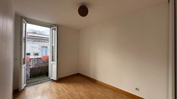 T3 MEUBLÉ 63 m² – 2 CHAMBRES + BALCONS – BORDEAUX SUD / BARRIÈRE DE TOULOUSE