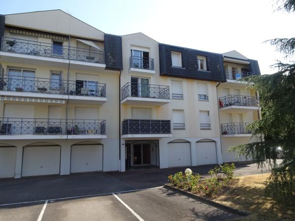 Appartement
         4 pièces
        - 81 m² 180 950 € *