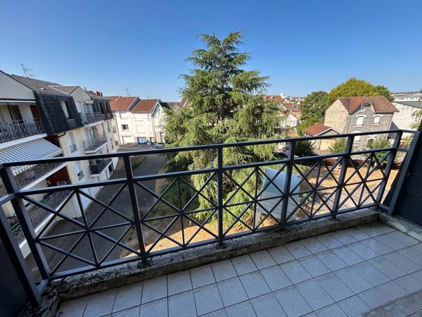 Appartement
         4 pièces
        - 81 m² 180 950 € *