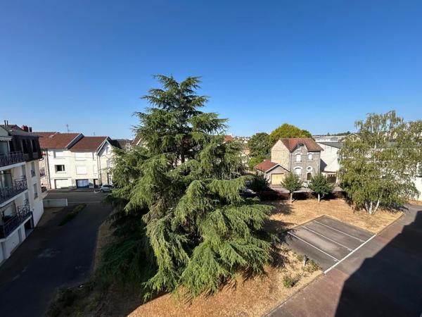 Appartement
         4 pièces
        - 81 m² 180 950 € *