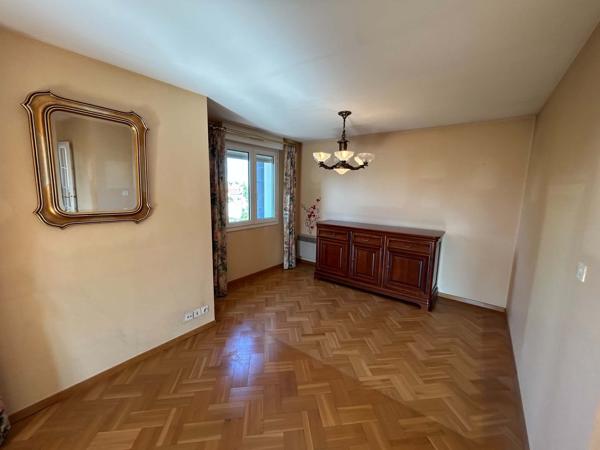 Appartement
         4 pièces
        - 81 m² 180 950 € *