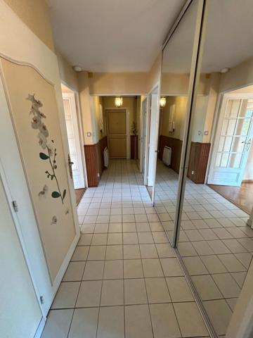Appartement
         4 pièces
        - 81 m² 180 950 € *