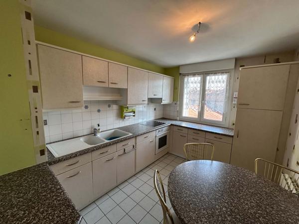 Appartement
         4 pièces
        - 81 m² 180 950 € *