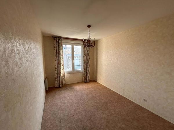 Appartement
         4 pièces
        - 81 m² 180 950 € *
