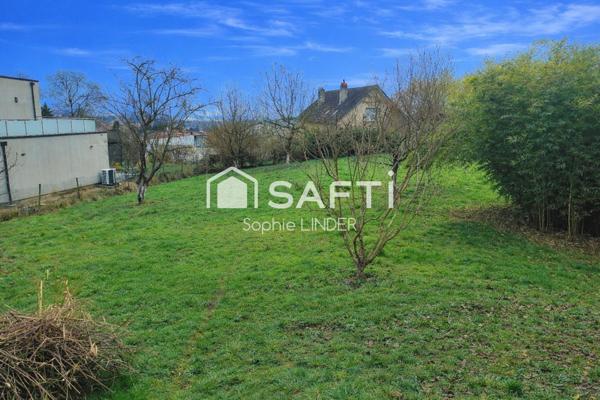 A Fameck, hauteurs d Edange, terrain 1000 m2, libre constructeur, hors lotissement, dans une impasse