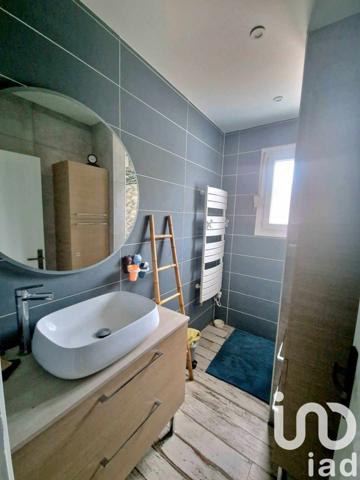 Maison traditionnelle 6 pièces de 154 m² à Saint-Benoît-sur-Loire (45730)